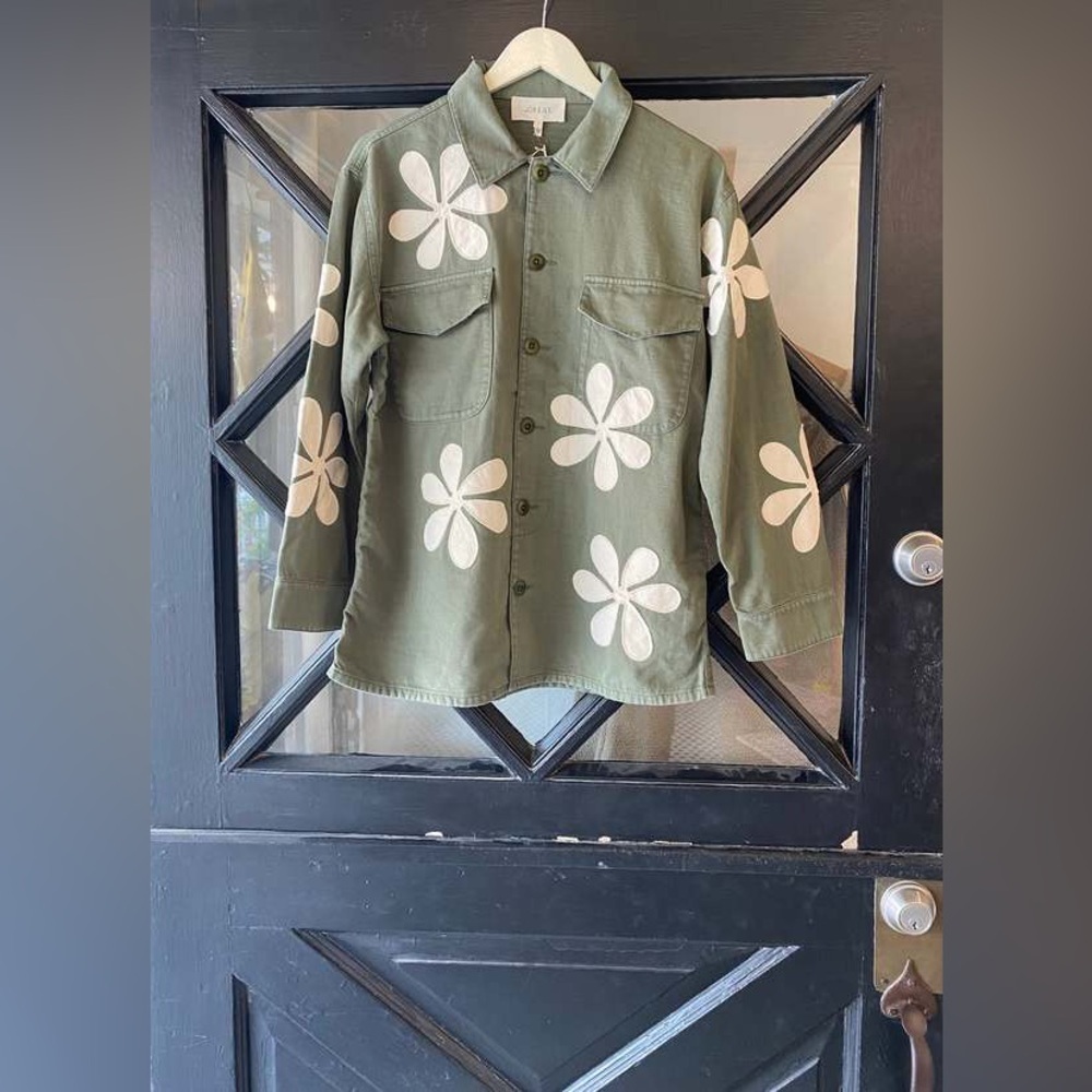 THE GREAT. THE VINTAGE ARMY JACKET W/ DAISY APPLIQUE in CLASSIC ARMY - Picture 3 of 10